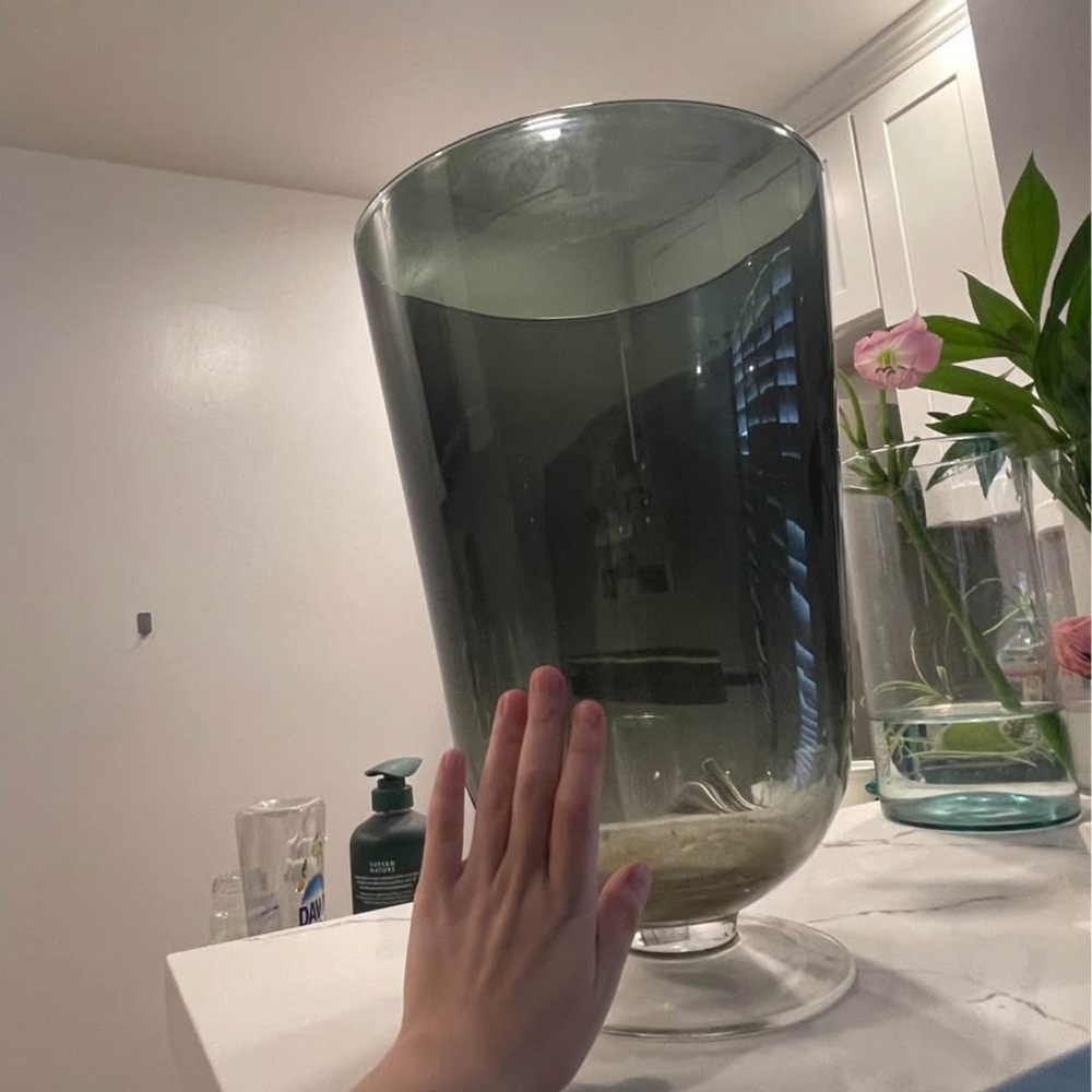 Smoked Glass Large vase orig 2540$ - Picture 8 of 8